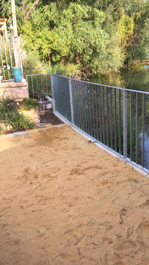 Familienfreundliche Ferienwohnung Am See Sommerda Bagian luar foto