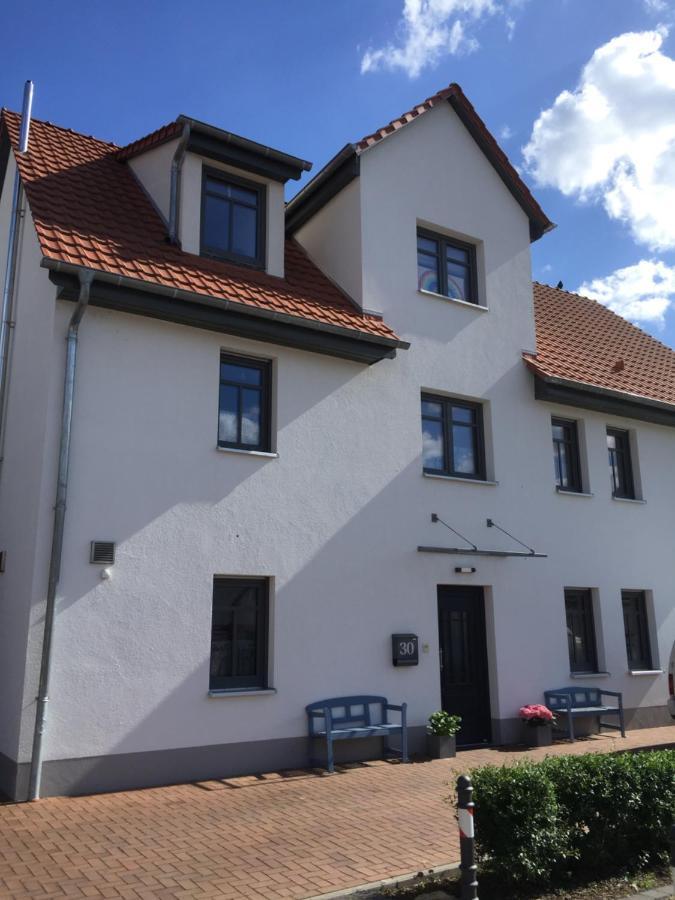 Familienfreundliche Ferienwohnung Am See Sommerda Bagian luar foto